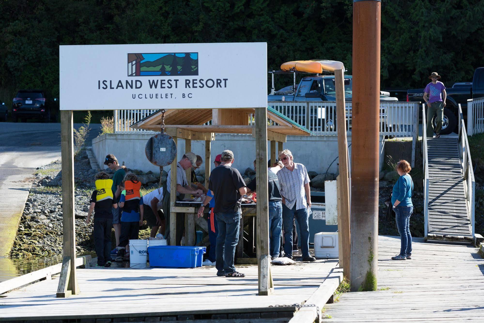 Island West Resort 尤克卢利特 外观 照片